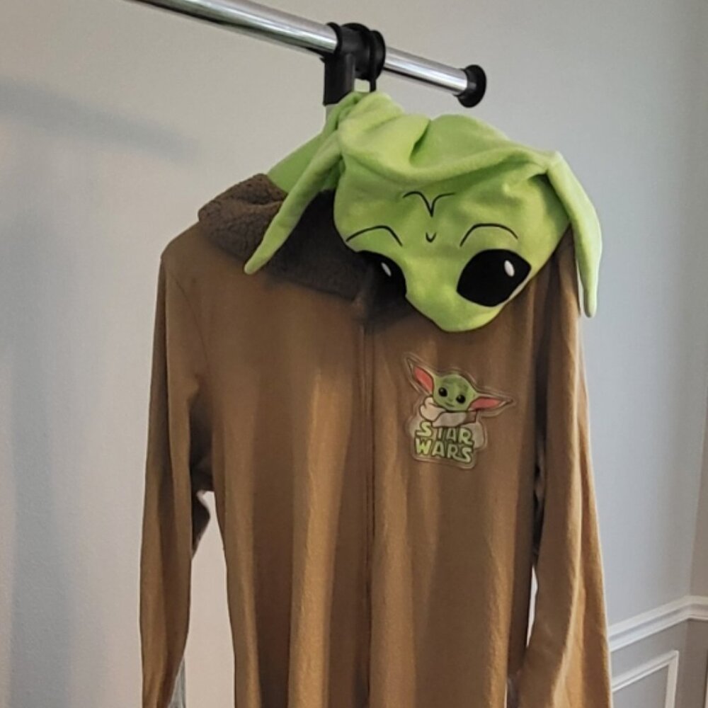 Star Wars The Mandalorian Grogu Unisex Halloween Costume Pajamas Size Medium